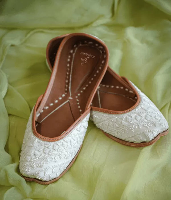 white punjabi jutti